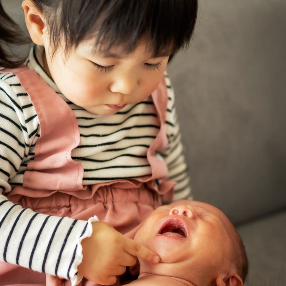 レンタル＆フォトスタジオの光翔　鉾田市　babyのギャラリーお姉ちゃんとニューボーンの赤ちゃんの写真