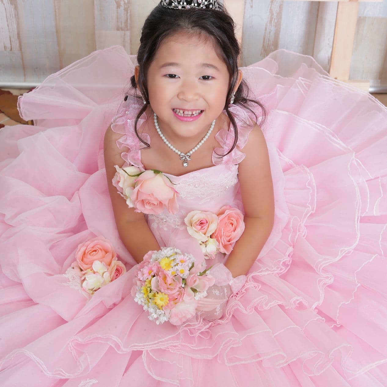 レンタル＆フォトスタジオの光翔　茨城県鉾田市　七五三の写真ギャラリー　ピンクのドレスを着た女の子の写真