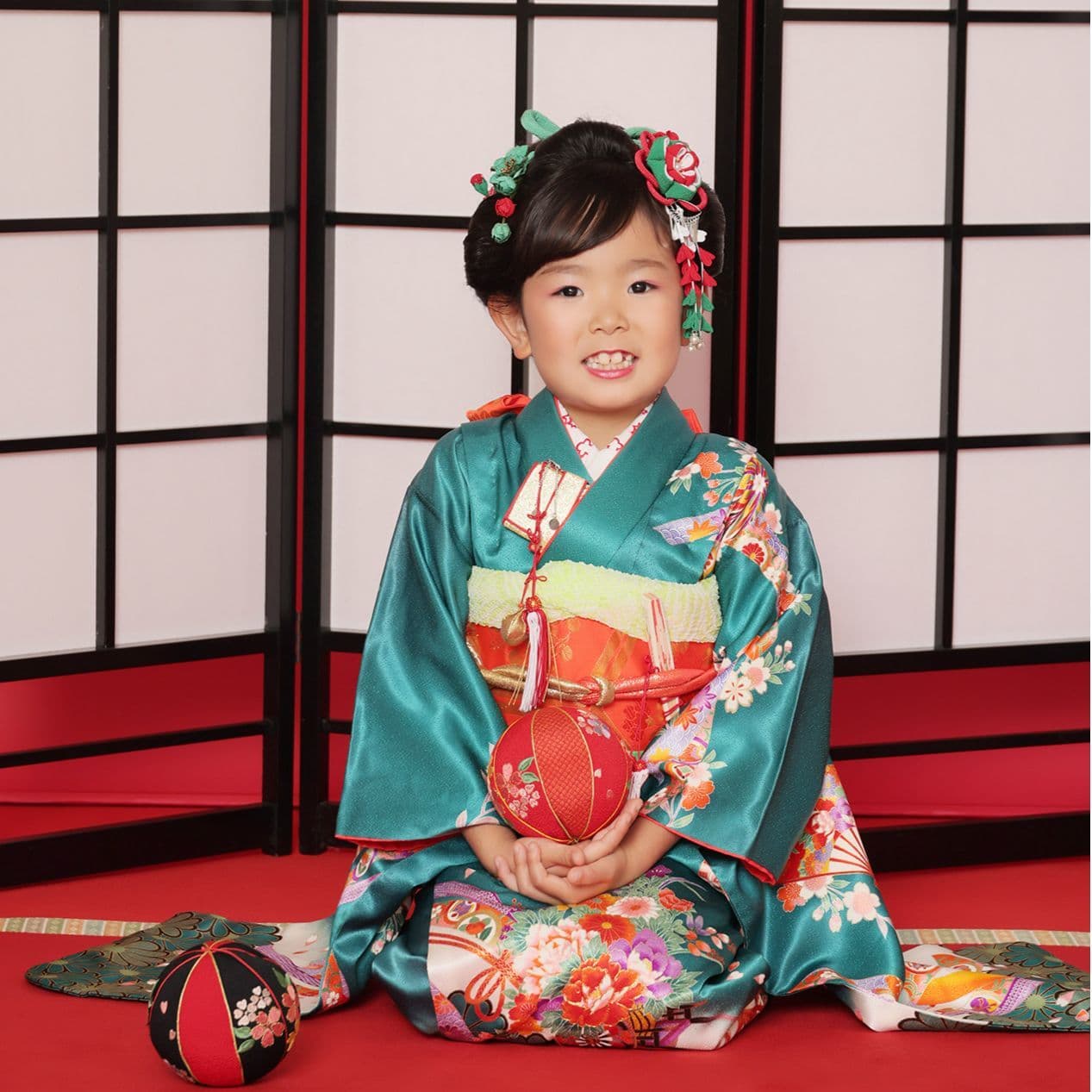 レンタル＆フォトスタジオの光翔　茨城県鉾田市　七五三の写真ギャラリー　青系・緑系の着物を着た女の子の写真