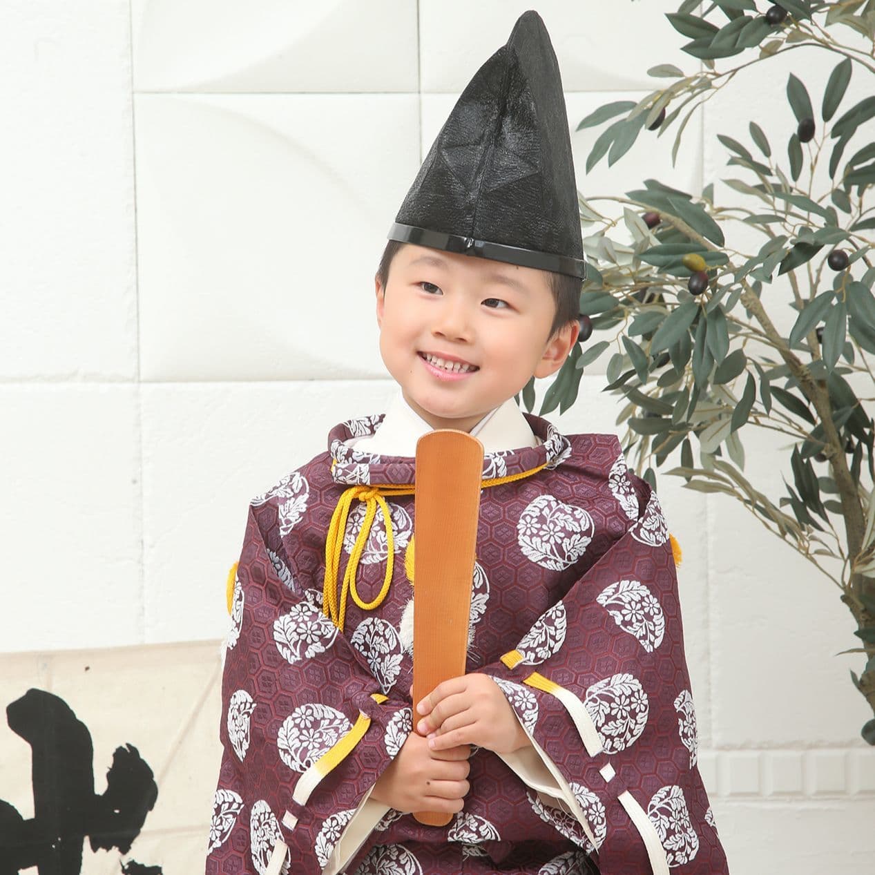 レンタル＆フォトスタジオの光翔　茨城県鉾田市　七五三の写真ギャラリー　水干姿で笏を持った男の子の写真