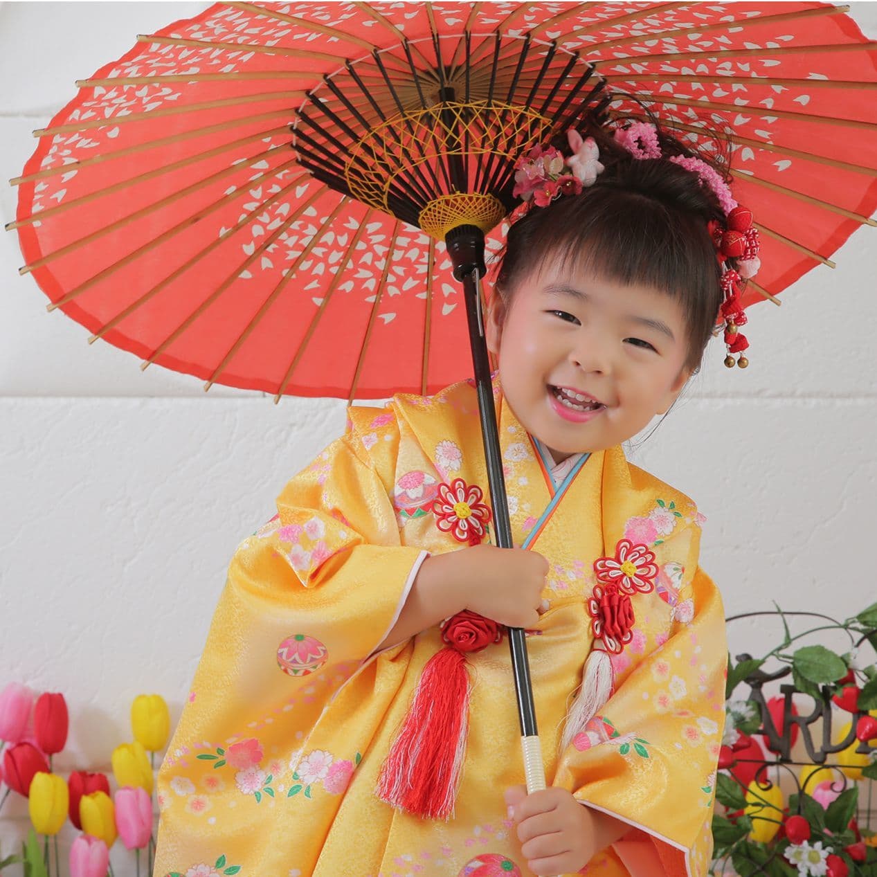 レンタル＆フォトスタジオの光翔　茨城県鉾田市　七五三の写真ギャラリー　黄色の着物の女の子の写真
