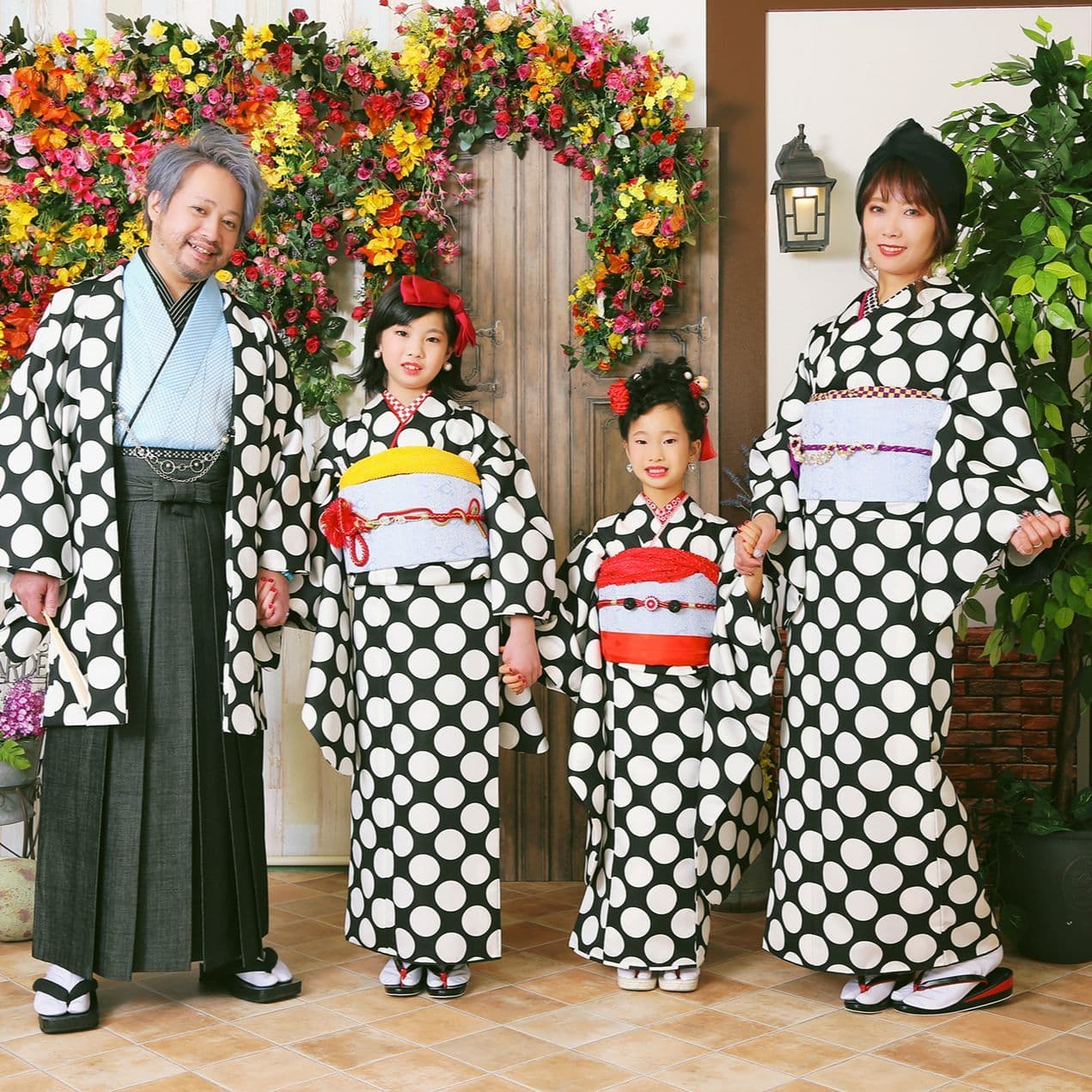 レンタル＆フォトスタジオの光翔　茨城県鉾田市　七五三の写真ギャラリー家族でお揃いの着物・袴を着た写真