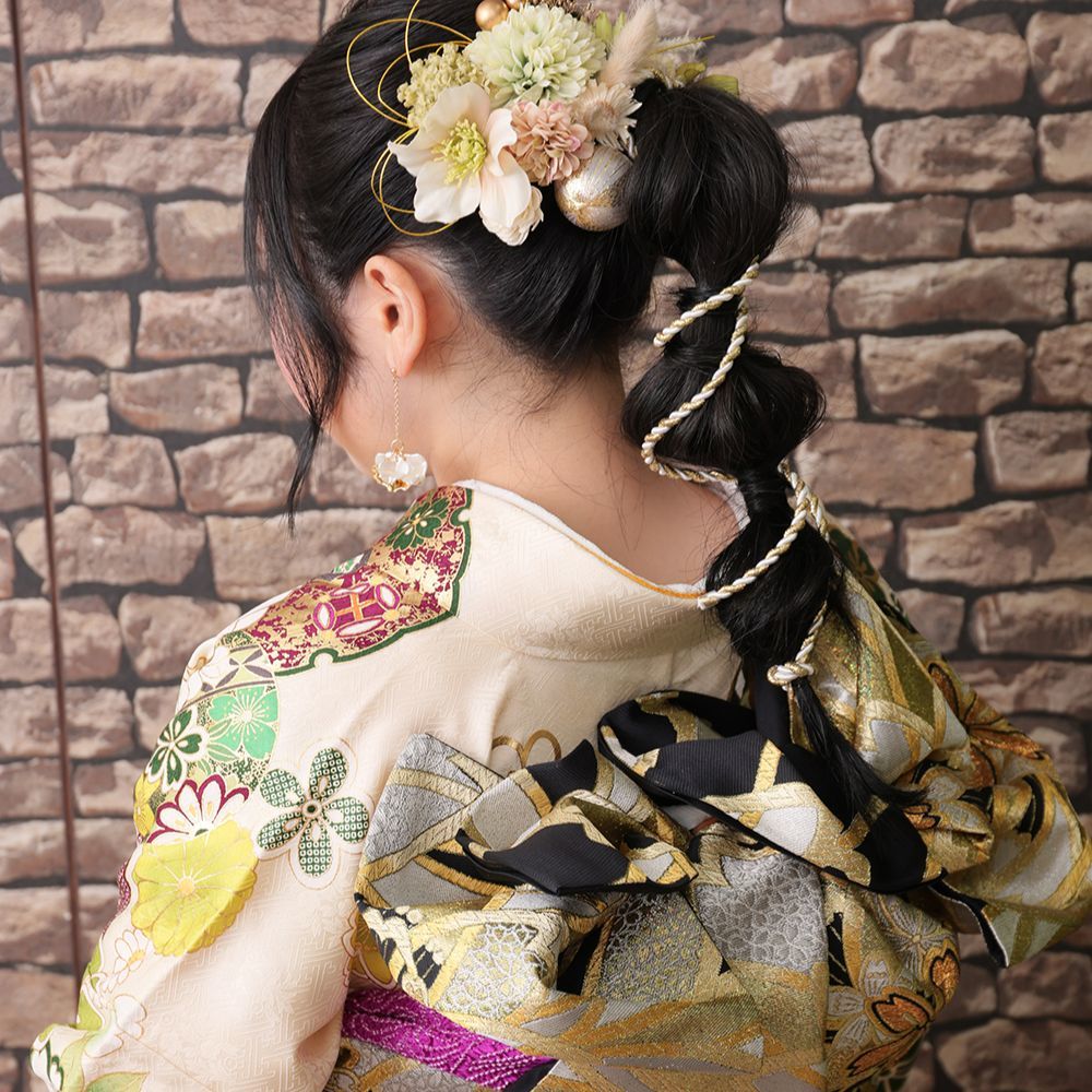 レンタル＆フォトスタジオの光翔　茨城県鉾田市　成人式の着物を着た女性の後姿の写真