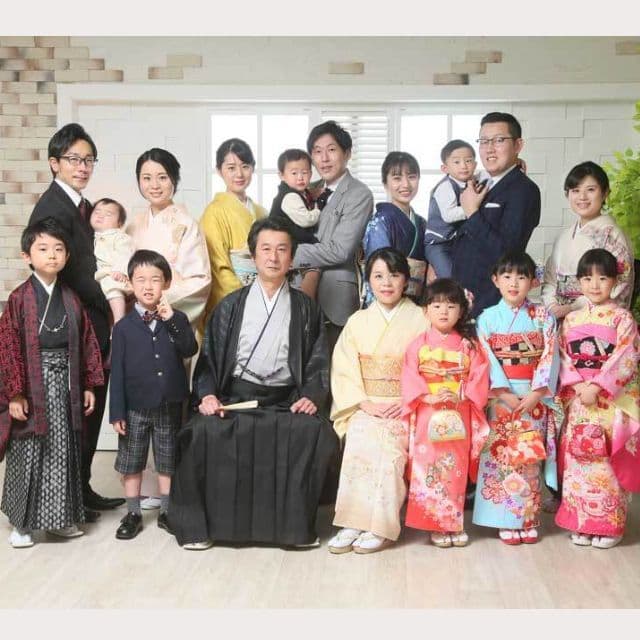 レンタル＆フォトスタジオの光翔　鉾田市　皆で和服を着たご親族の写真