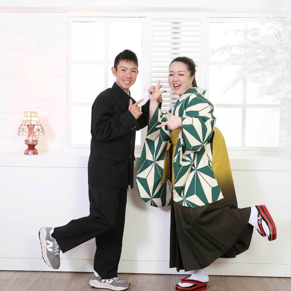 レンタル＆フォトスタジオの光翔　鉾田市　袴と学生服のご家族写真